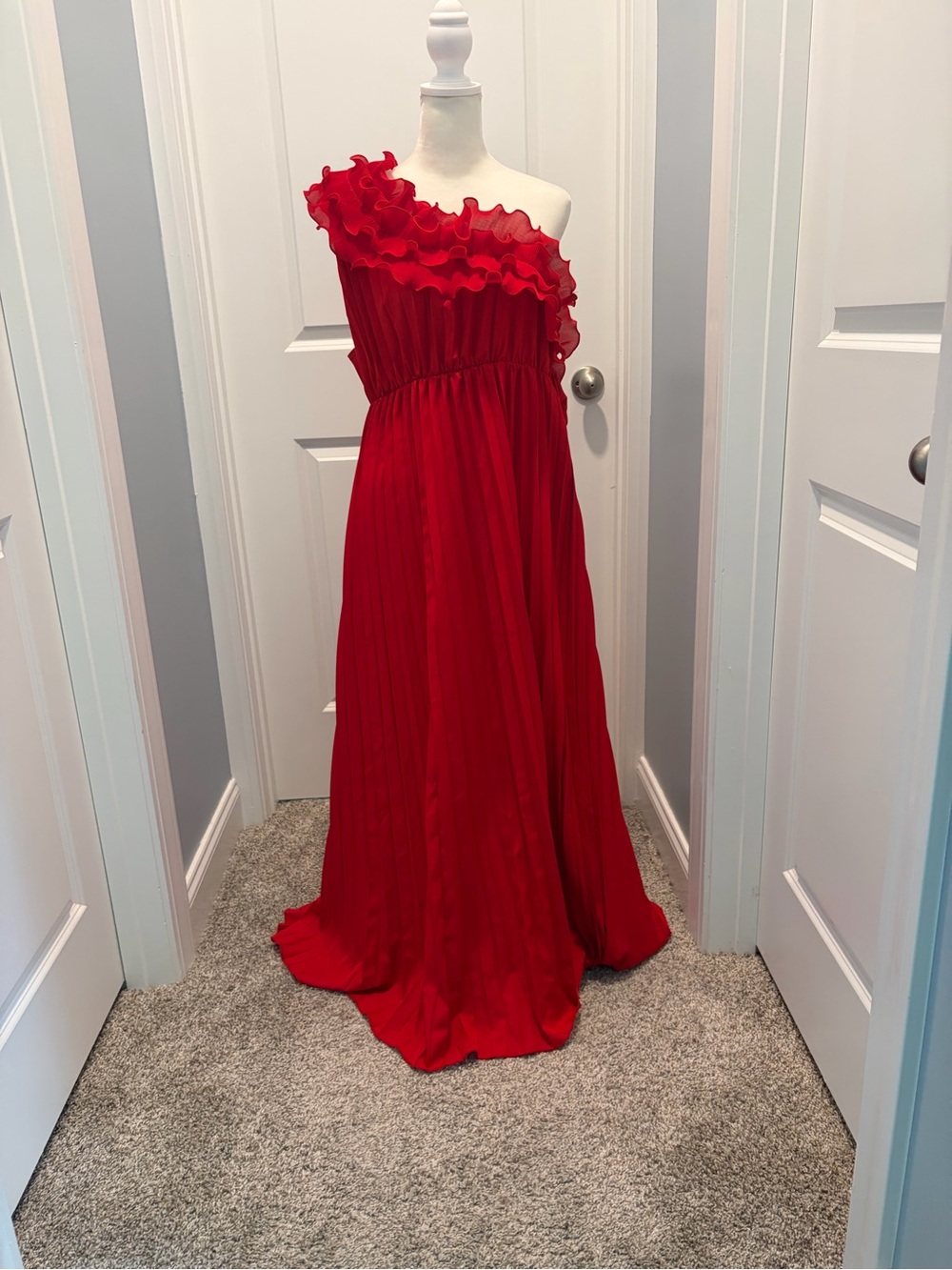 Ladies One-Shoulder Red Ruffle Maxi Dress - Picture 2 of 6